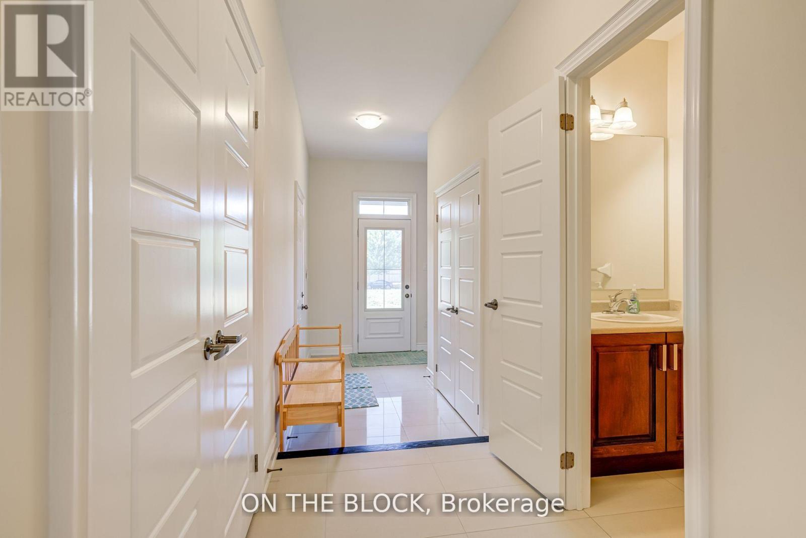 24 Whitewood Drive, Whitchurch-Stouffville, Ontario  L4A 1R9 - Photo 31 - N12501388