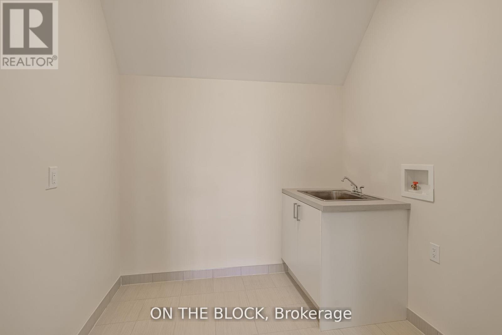 24 Whitewood Drive, Whitchurch-Stouffville, Ontario  L4A 1R9 - Photo 48 - N12501388