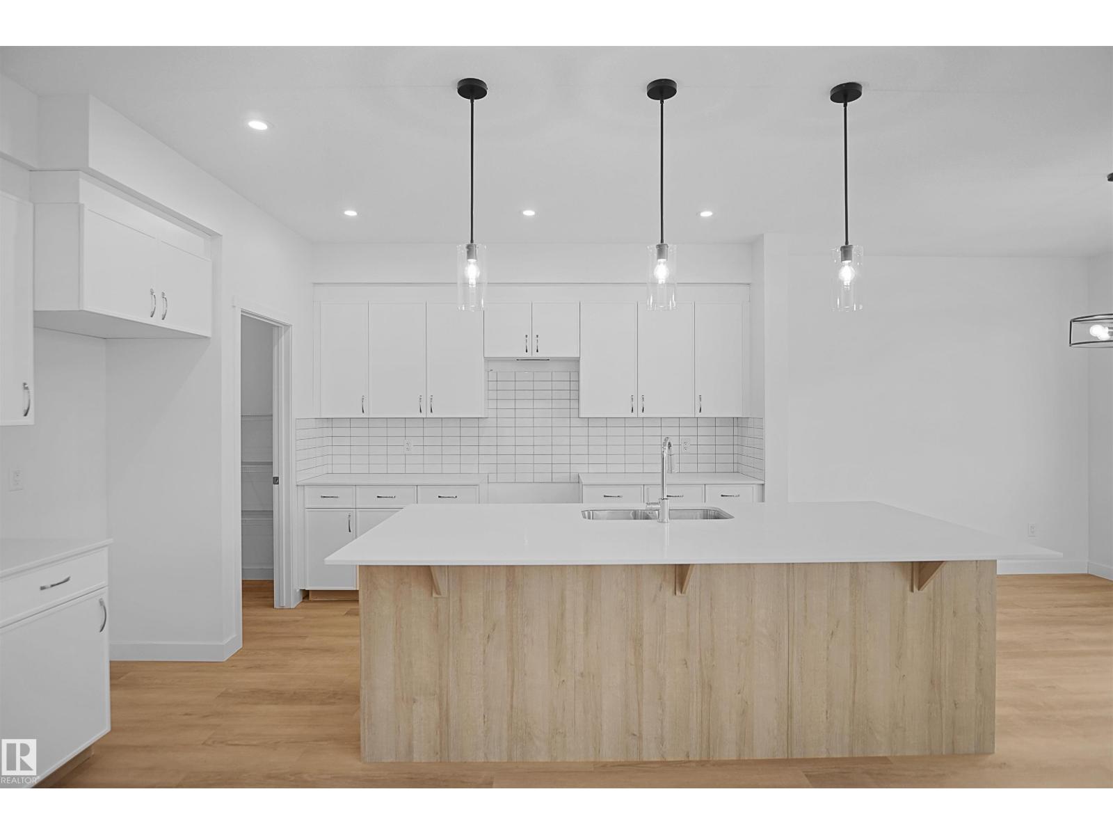 17340 7 St Ne, Edmonton, Alberta  T5Y 4E7 - Photo 10 - E4444135