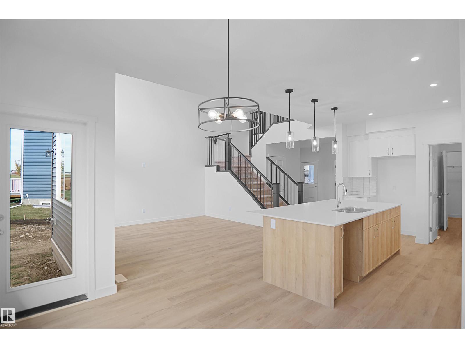 17340 7 St Ne, Edmonton, Alberta  T5Y 4E7 - Photo 12 - E4444135