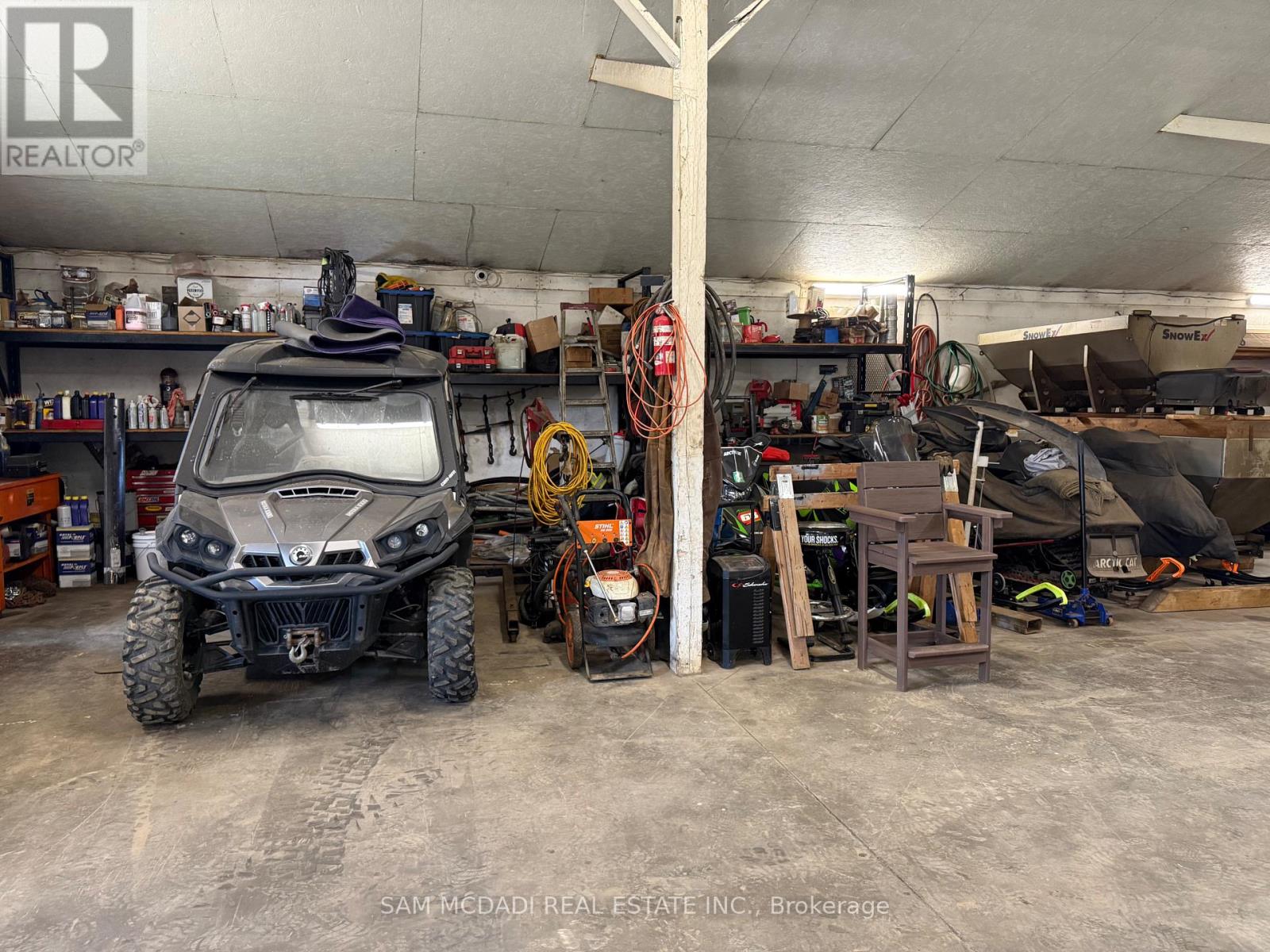 8529 Kinnaird Road, Lambton Shores, Ontario  N0N 1J3 - Photo 14 - X12501380