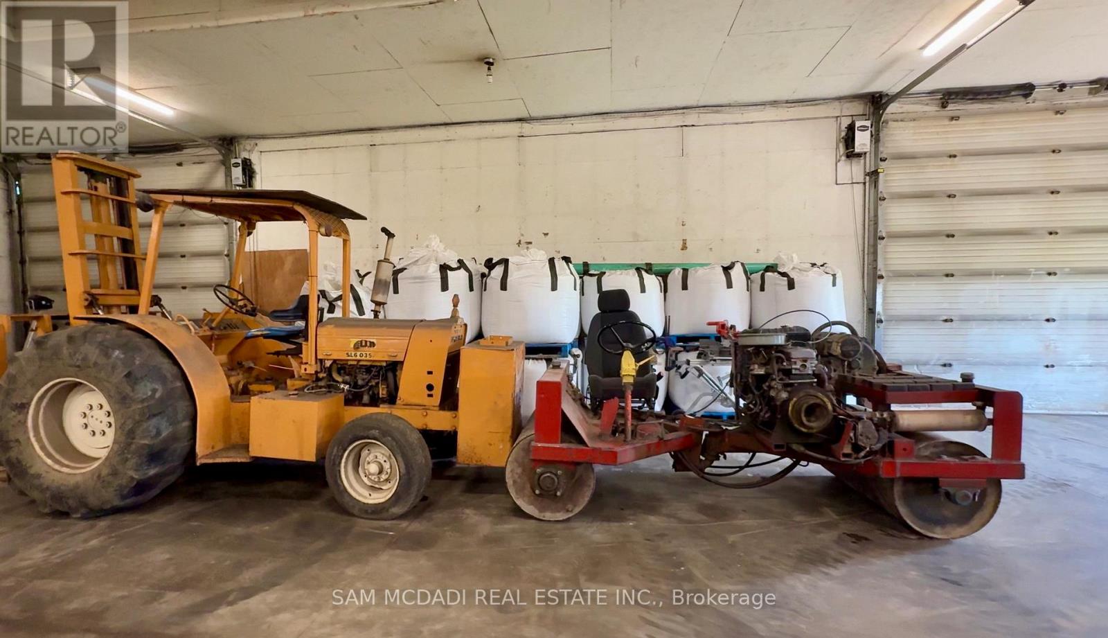 8529 Kinnaird Road, Lambton Shores, Ontario  N0N 1J3 - Photo 15 - X12501380