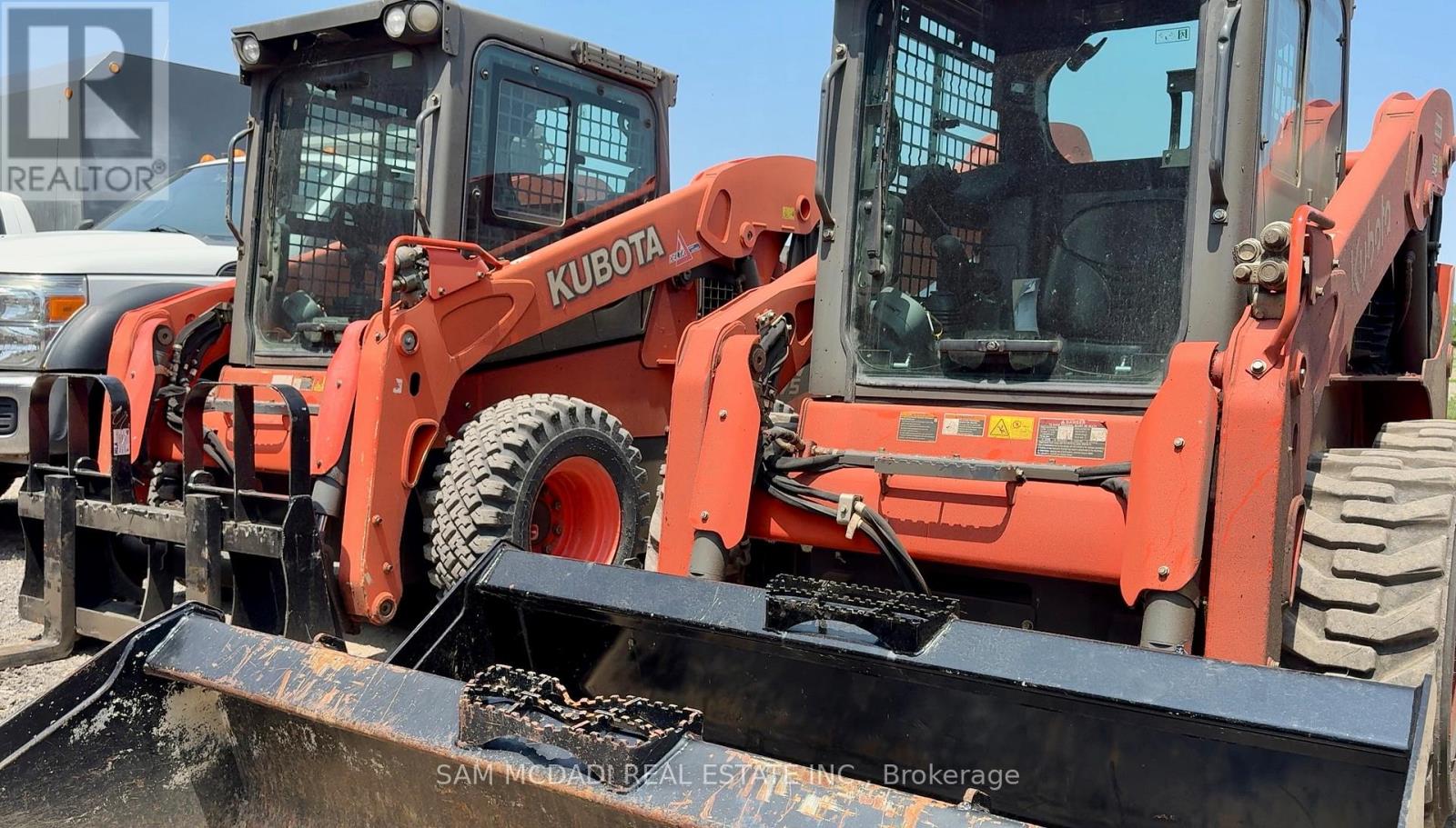 8529 Kinnaird Road, Lambton Shores, Ontario  N0N 1J3 - Photo 6 - X12501380