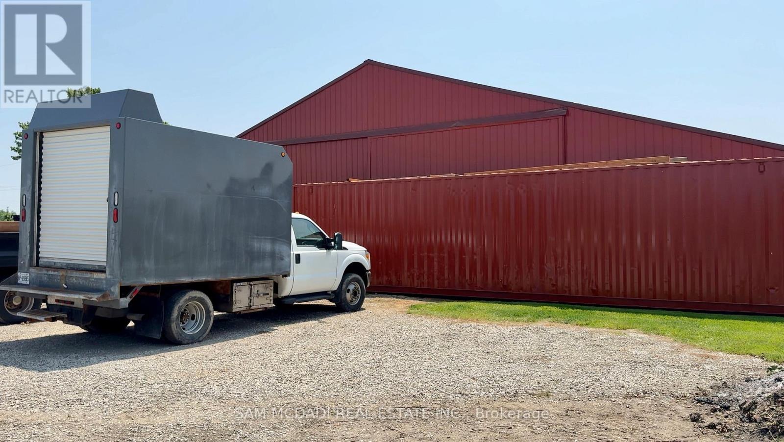 8529 Kinnaird Road, Lambton Shores, Ontario  N0N 1J3 - Photo 8 - X12501380