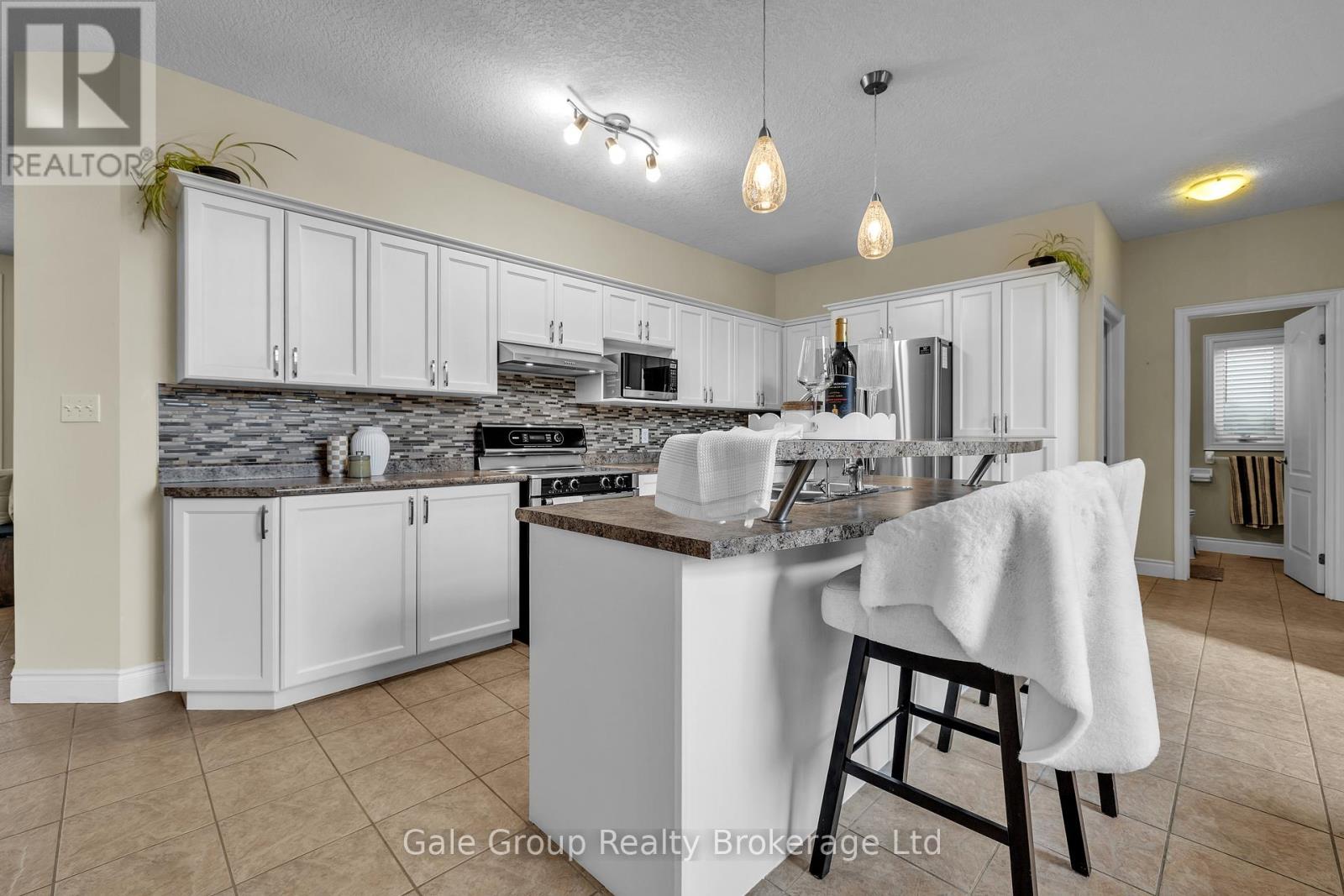 10 Westview Court, Woodstock, Ontario  N4T 0B8 - Photo 5 - X12501442