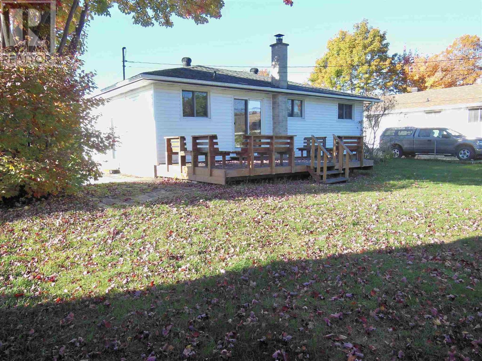 21 Ashgrove Ave, Sault Ste. Marie, Ontario  P6A 4X3 - Photo 3 - SM252988