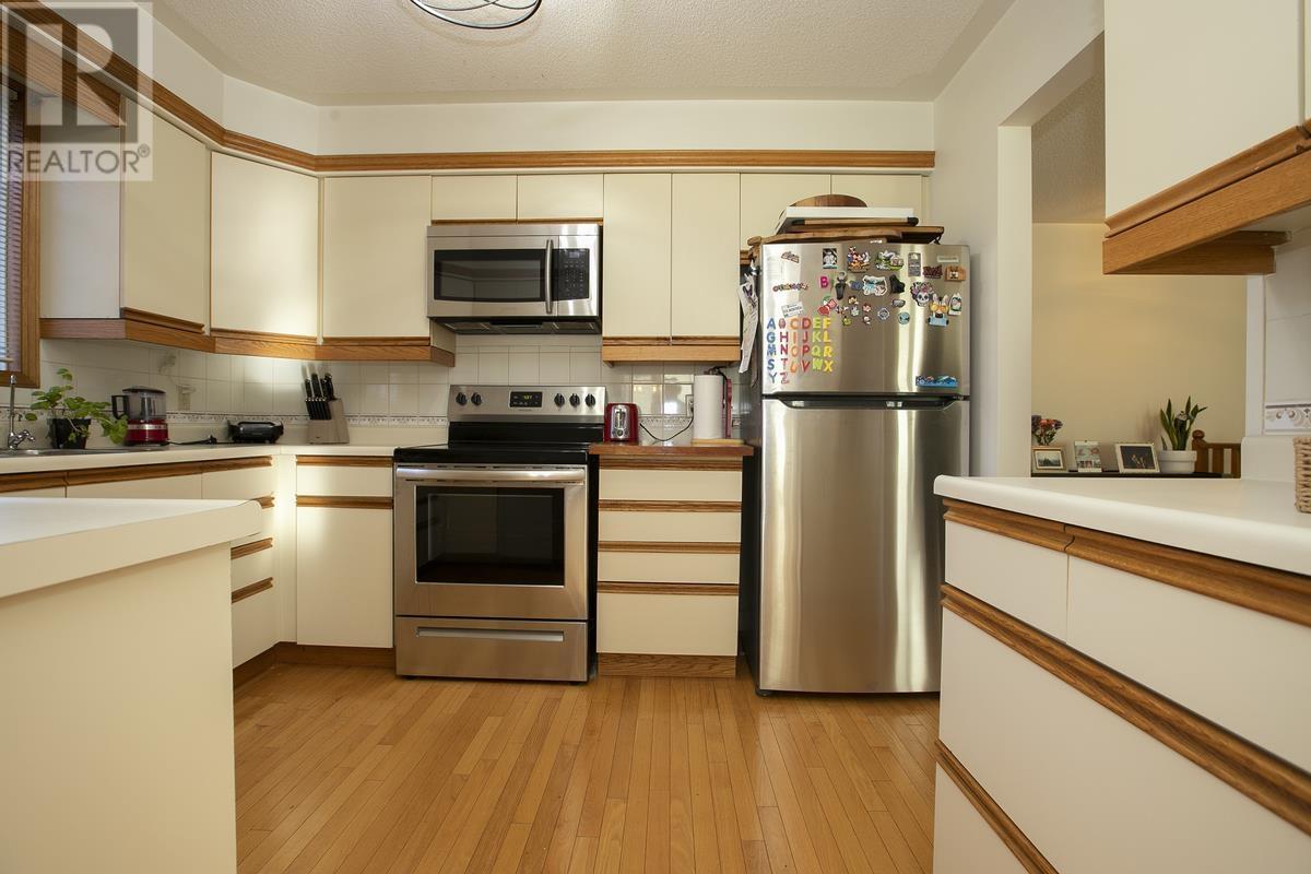 856 Pine St, Sault Ste. Marie, Ontario  P6B 3G3 - Photo 22 - SM253034