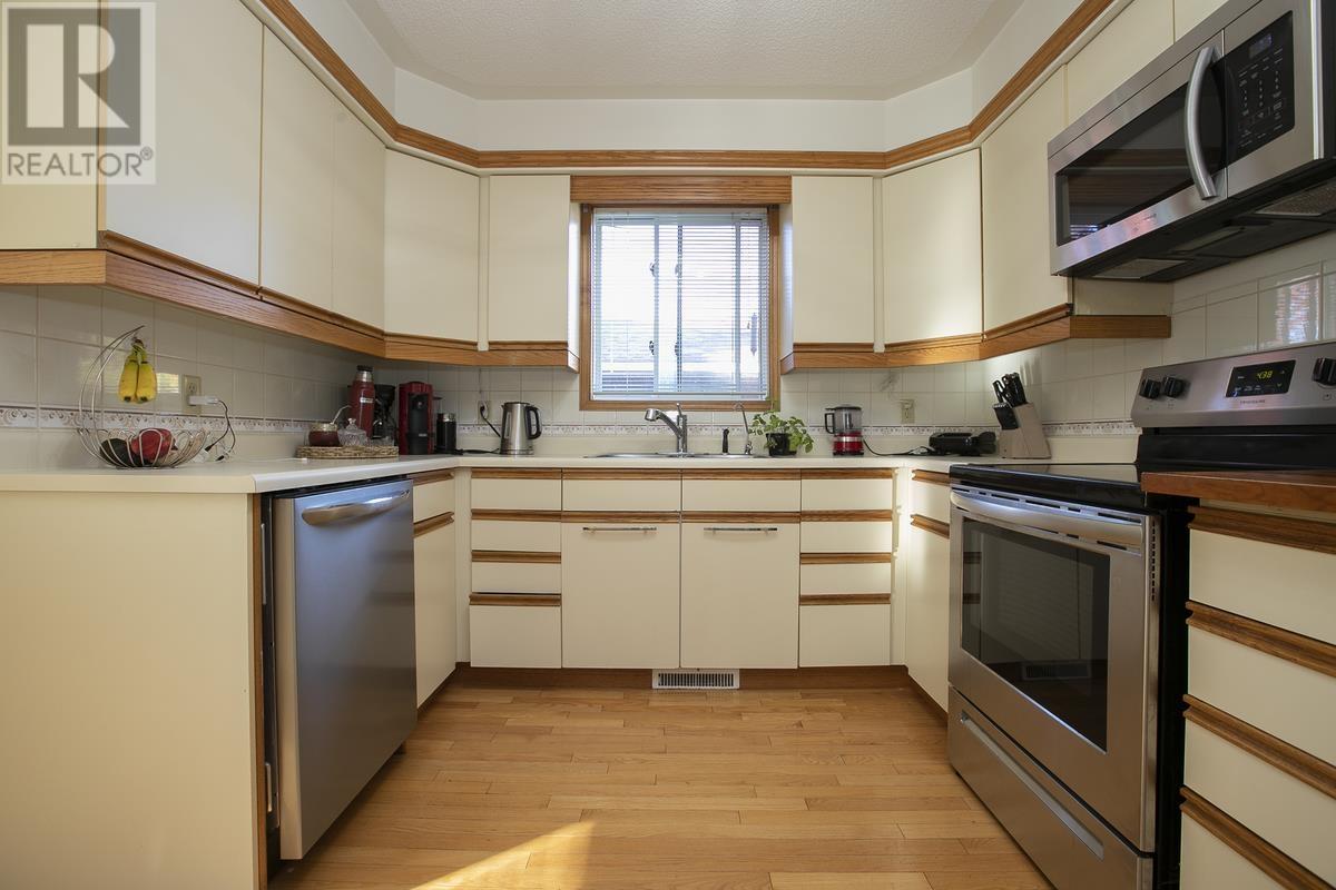 856 Pine St, Sault Ste. Marie, Ontario  P6B 3G3 - Photo 23 - SM253034