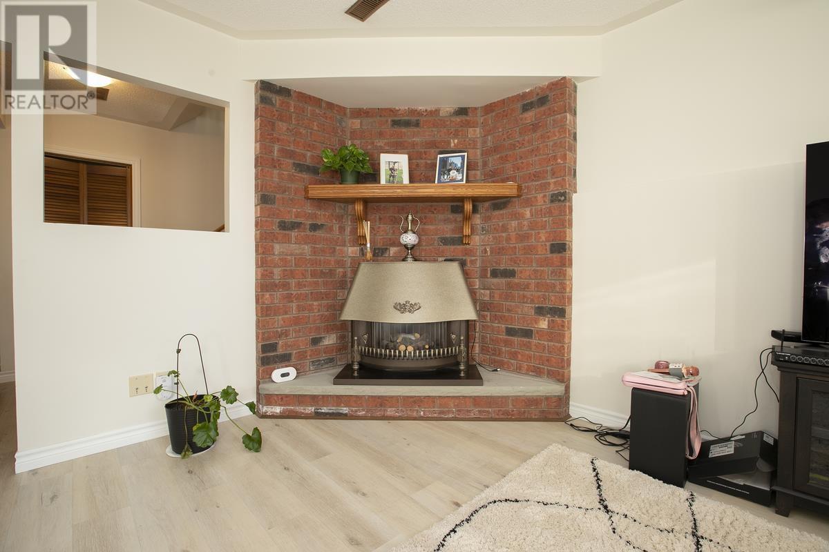 856 Pine St, Sault Ste. Marie, Ontario  P6B 3G3 - Photo 37 - SM253034