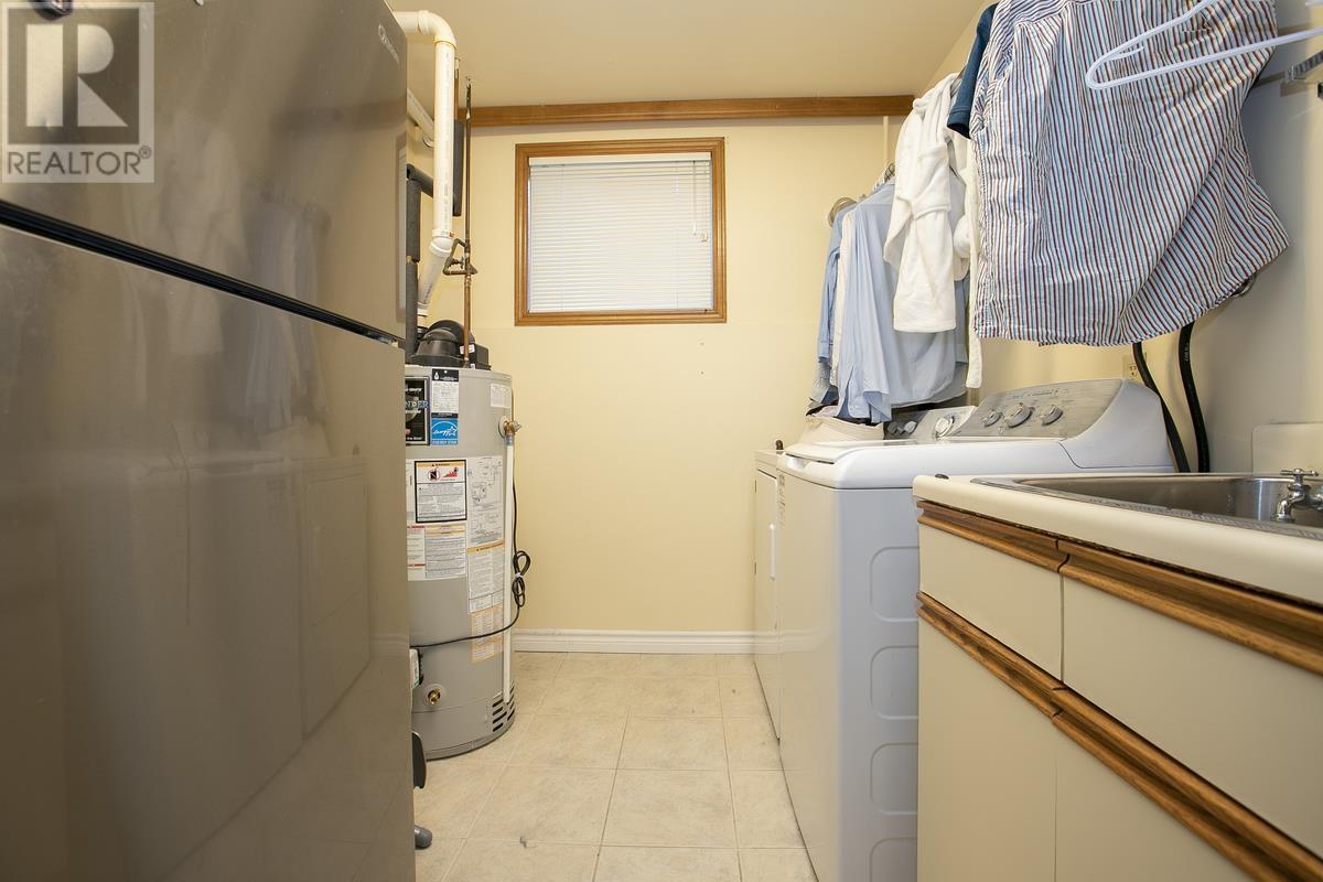 856 Pine St, Sault Ste. Marie, Ontario  P6B 3G3 - Photo 43 - SM253034