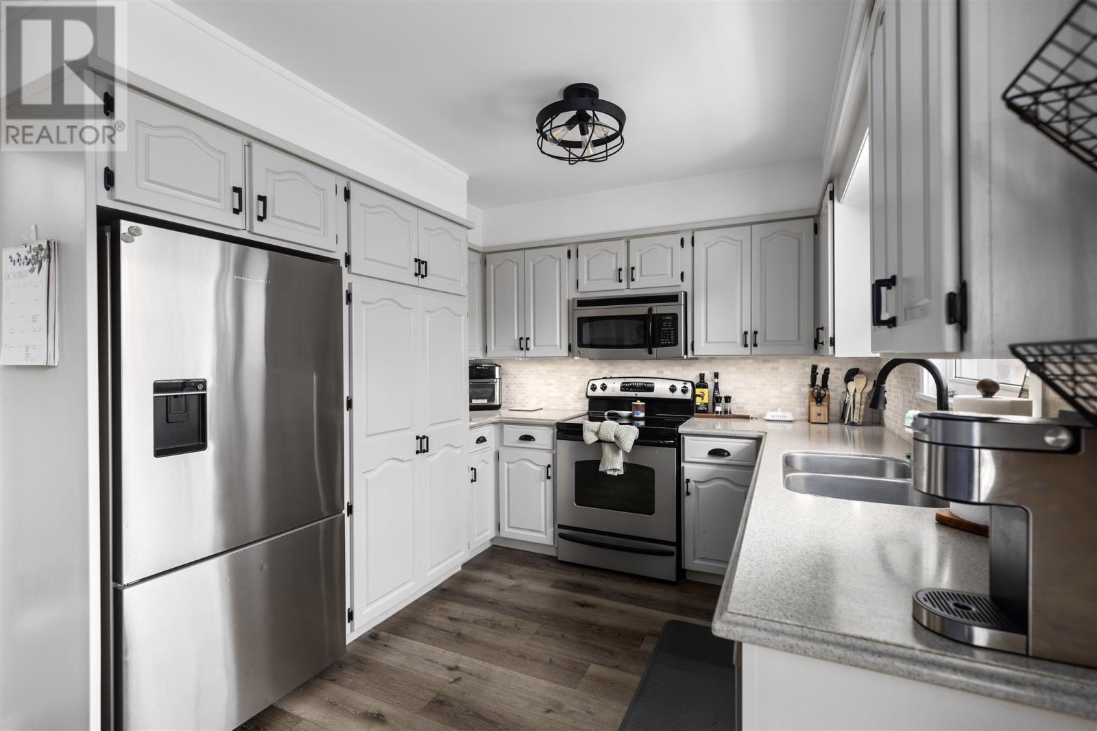 87 Parkshore Dr, Sault Ste. Marie, Ontario P6A 6B1 - Photo 11 - SM253072