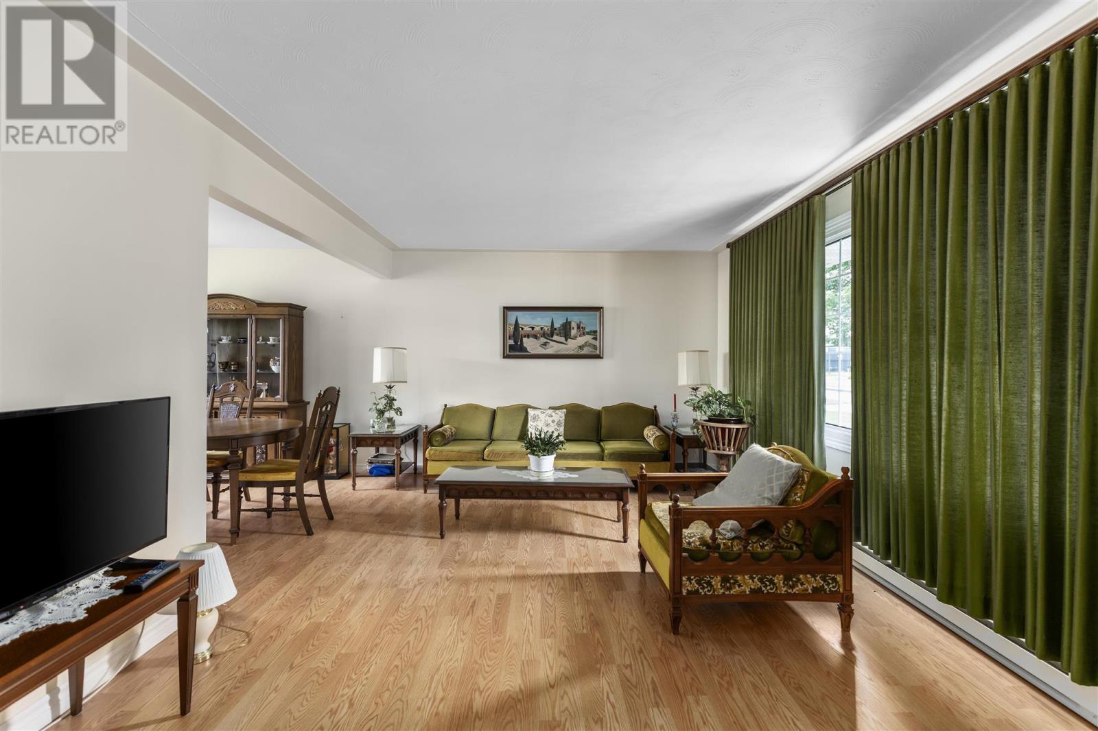 24 Plaintree Dr, Sault Ste. Marie, Ontario  P6B 5H1 - Photo 4 - SM253101