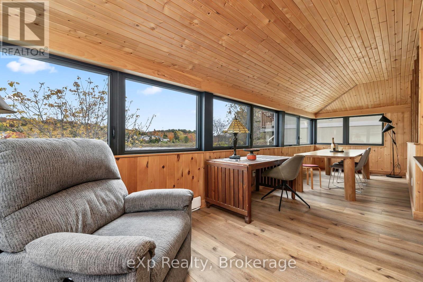 47 William Street, Parry Sound, Ontario  P2A 1V2 - Photo 11 - X12501406