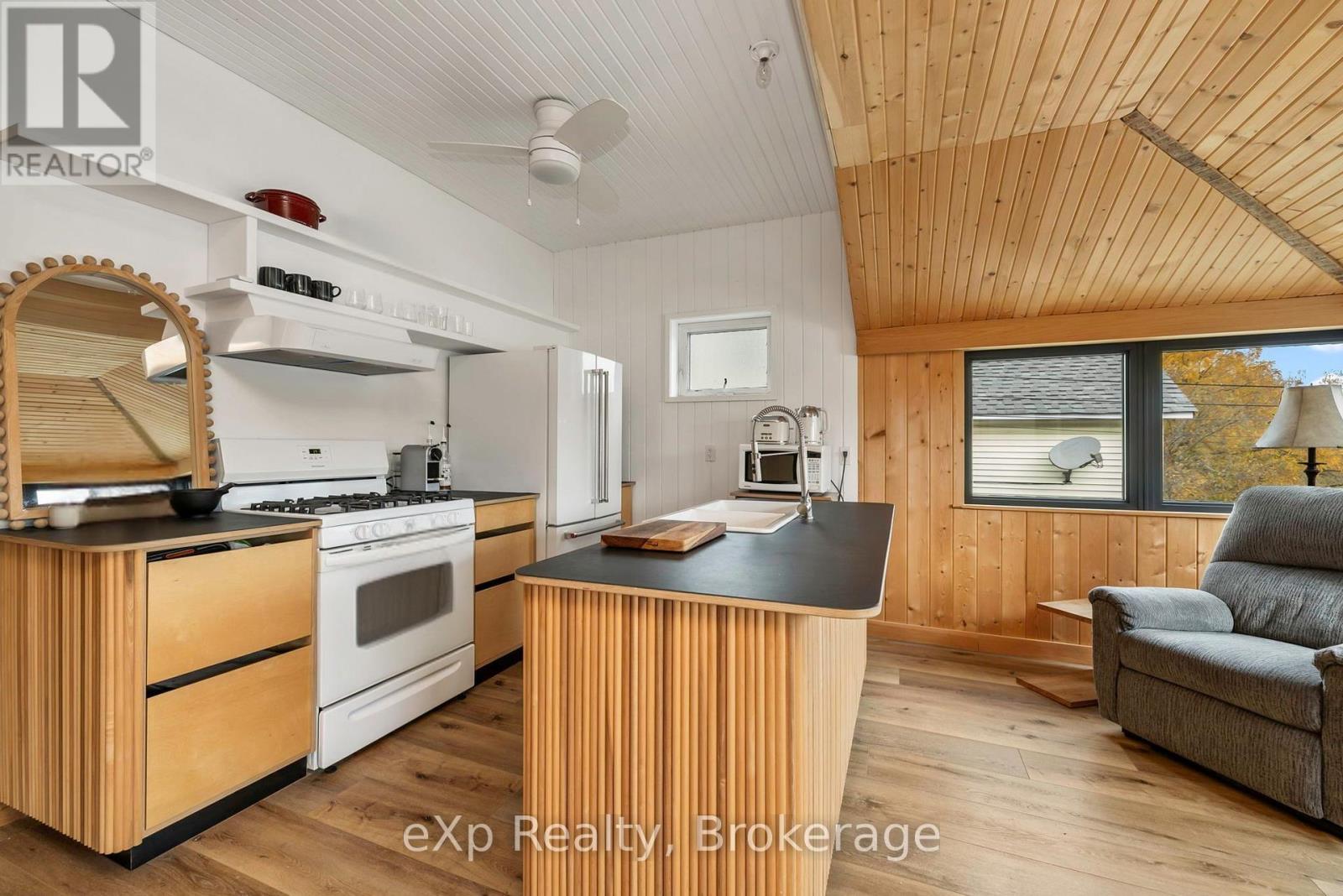 47 William Street, Parry Sound, Ontario  P2A 1V2 - Photo 14 - X12501406