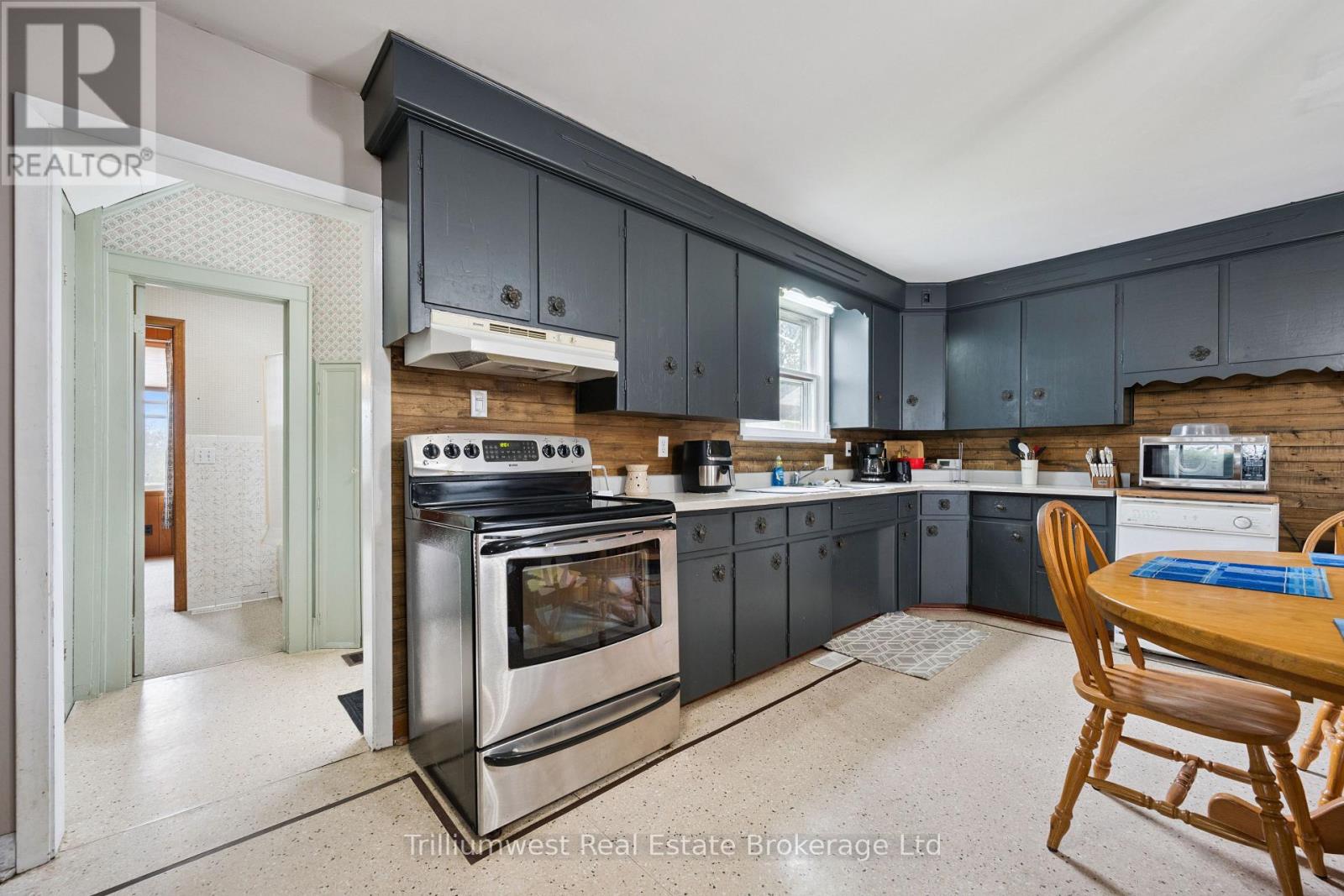 379 Little Lake Road, Norfolk, Ontario  N0J 1P0 - Photo 14 - X12501450