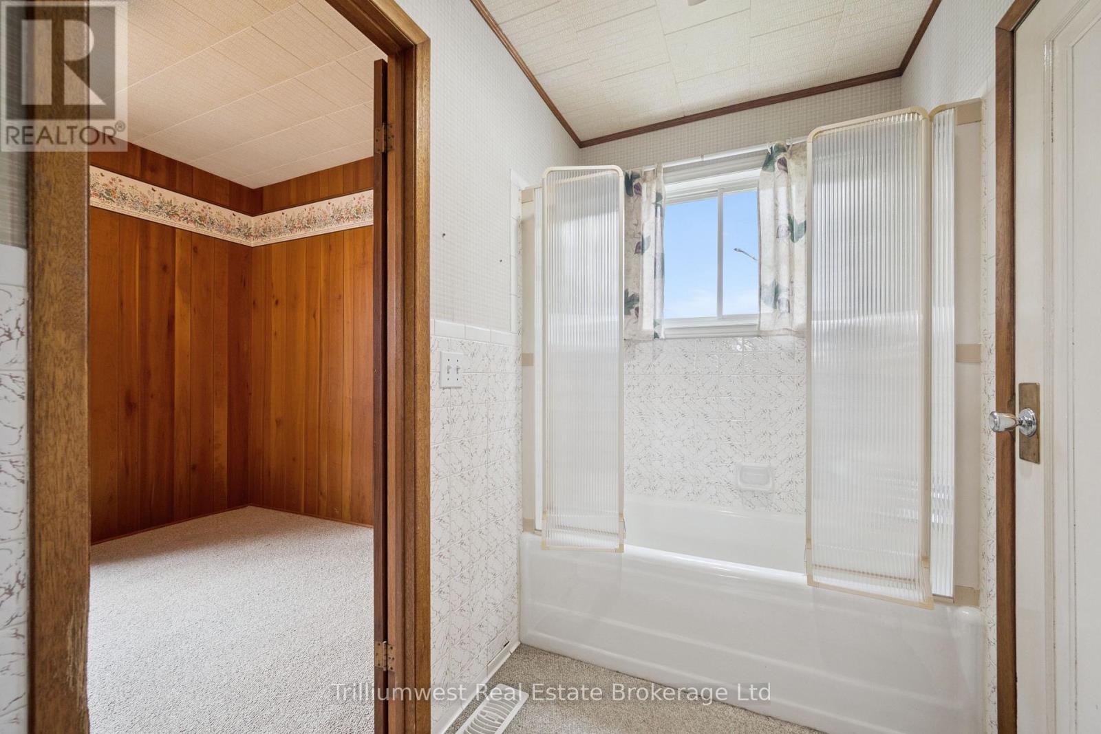 379 Little Lake Road, Norfolk, Ontario  N0J 1P0 - Photo 23 - X12501450