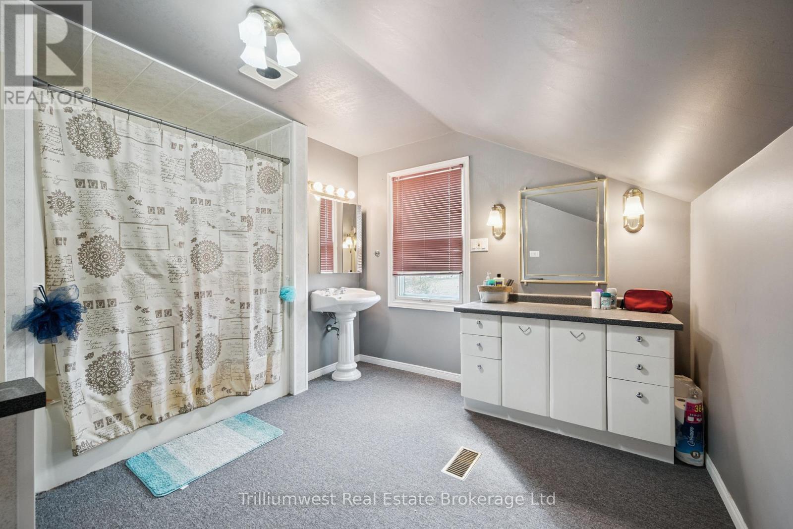 379 Little Lake Road, Norfolk, Ontario  N0J 1P0 - Photo 32 - X12501450