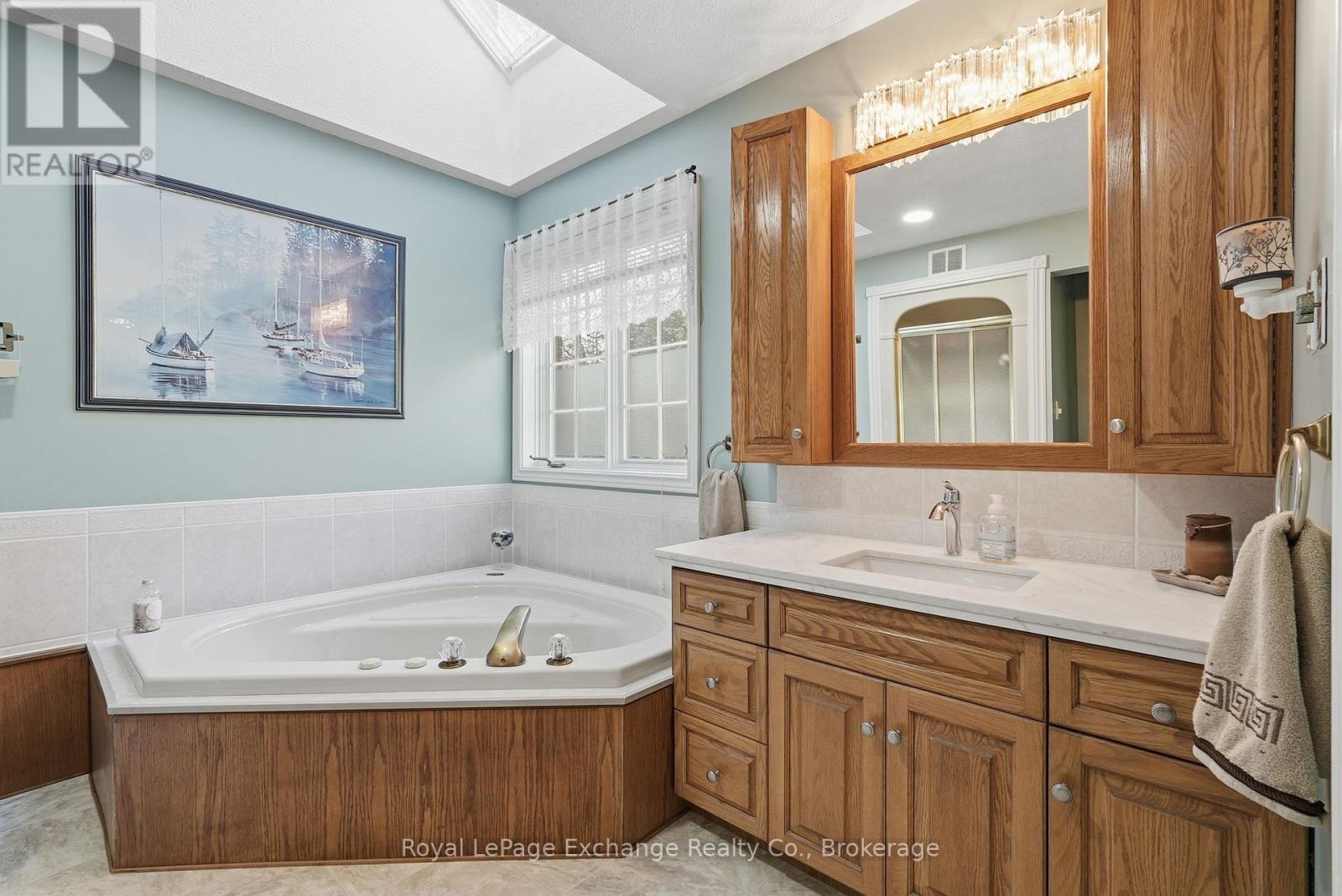 115 Deerhurst Drive, Huron-Kinloss, Ontario  N2Z 2X3 - Photo 23 - X12501454