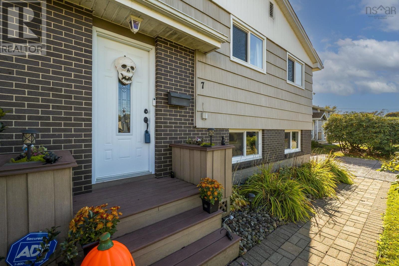 7 Shawinigan Road, Dartmouth, Nova Scotia  B2W 3A1 - Photo 2 - 202526820