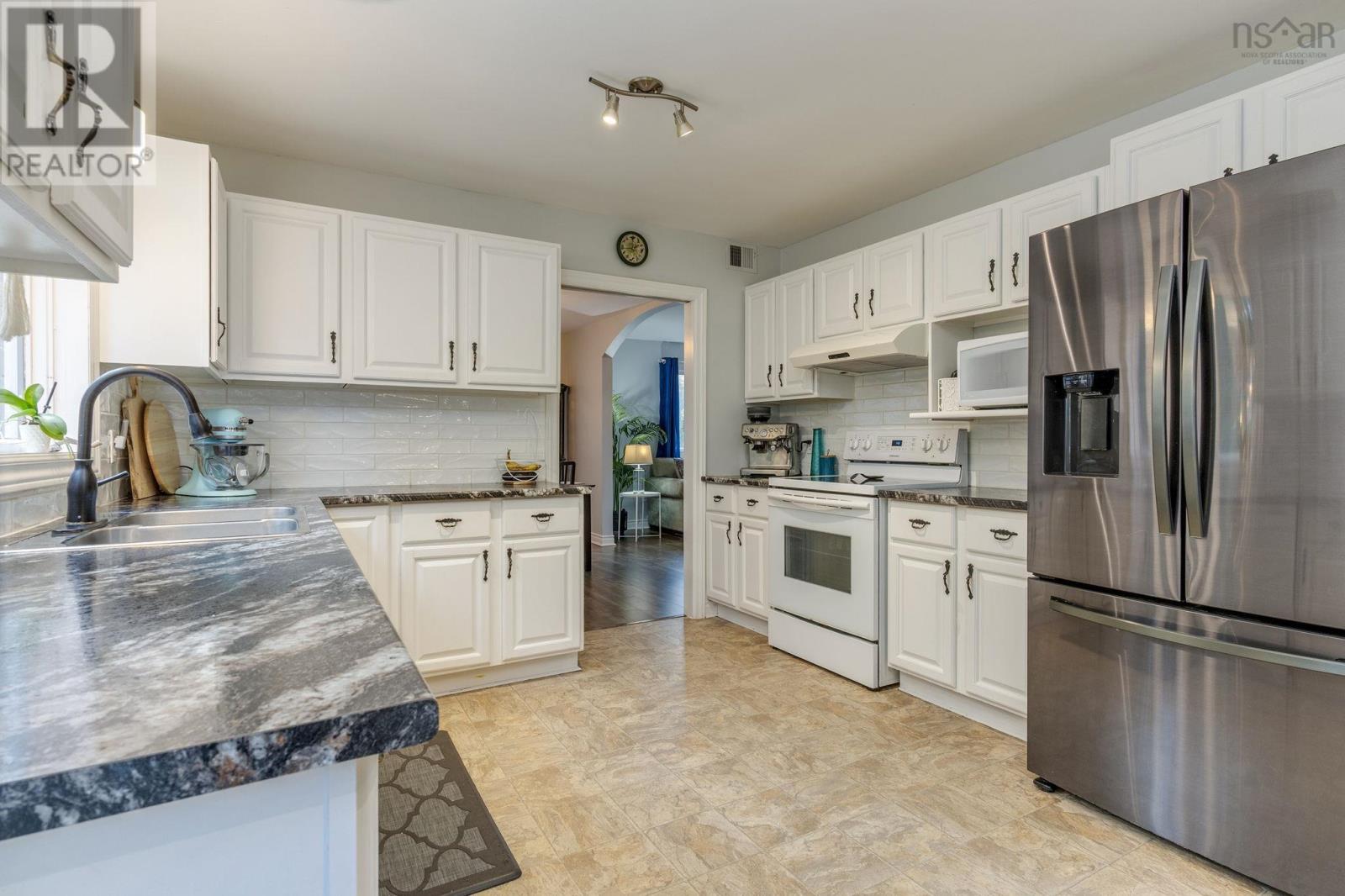 7 Lake Charles Drive, Dartmouth, Nova Scotia  B2X 2T1 - Photo 9 - 202526903