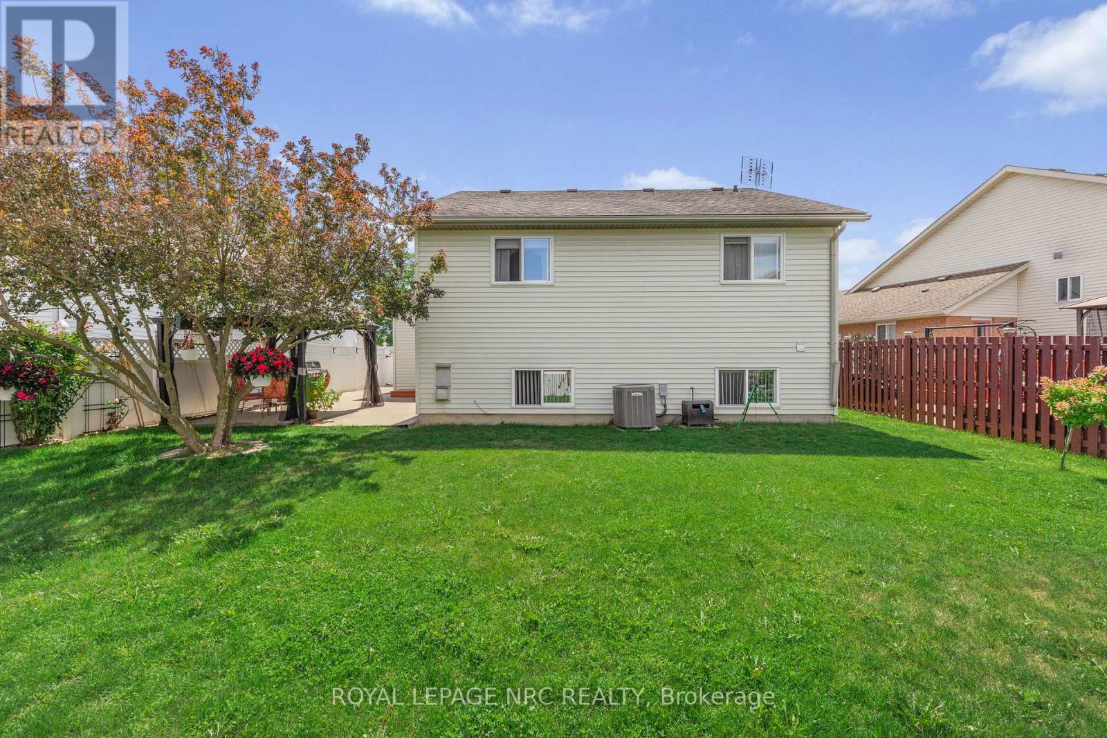 46 Foxhill Crescent, St. Catharines, Ontario  L2S 3V1 - Photo 31 - X12368424