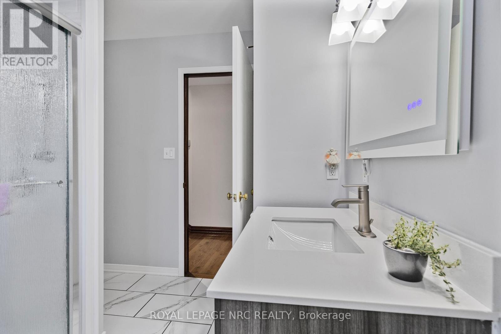 46 Foxhill Crescent, St. Catharines, Ontario  L2S 3V1 - Photo 18 - X12368424