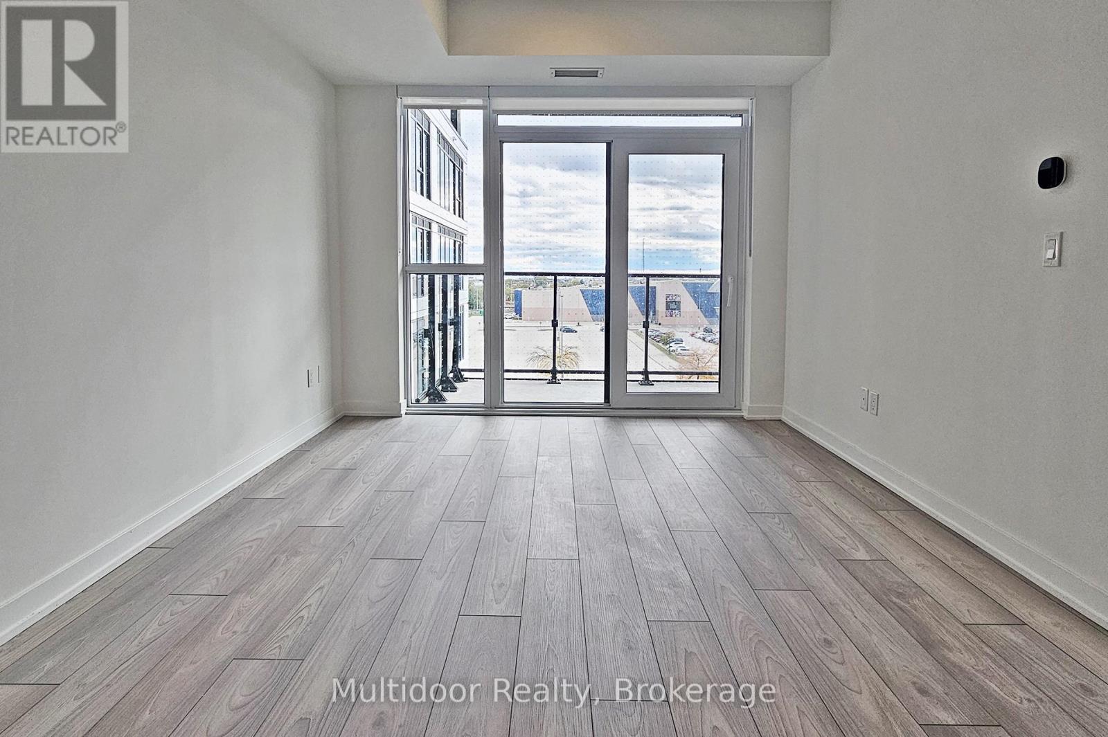 421 - 1007 The Queensway, Toronto, Ontario M8Z 0C6 - Photo 3 - W12498336