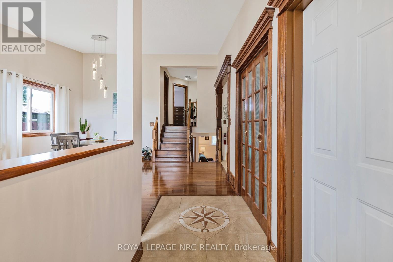 46 Foxhill Crescent, St. Catharines, Ontario  L2S 3V1 - Photo 4 - X12368424