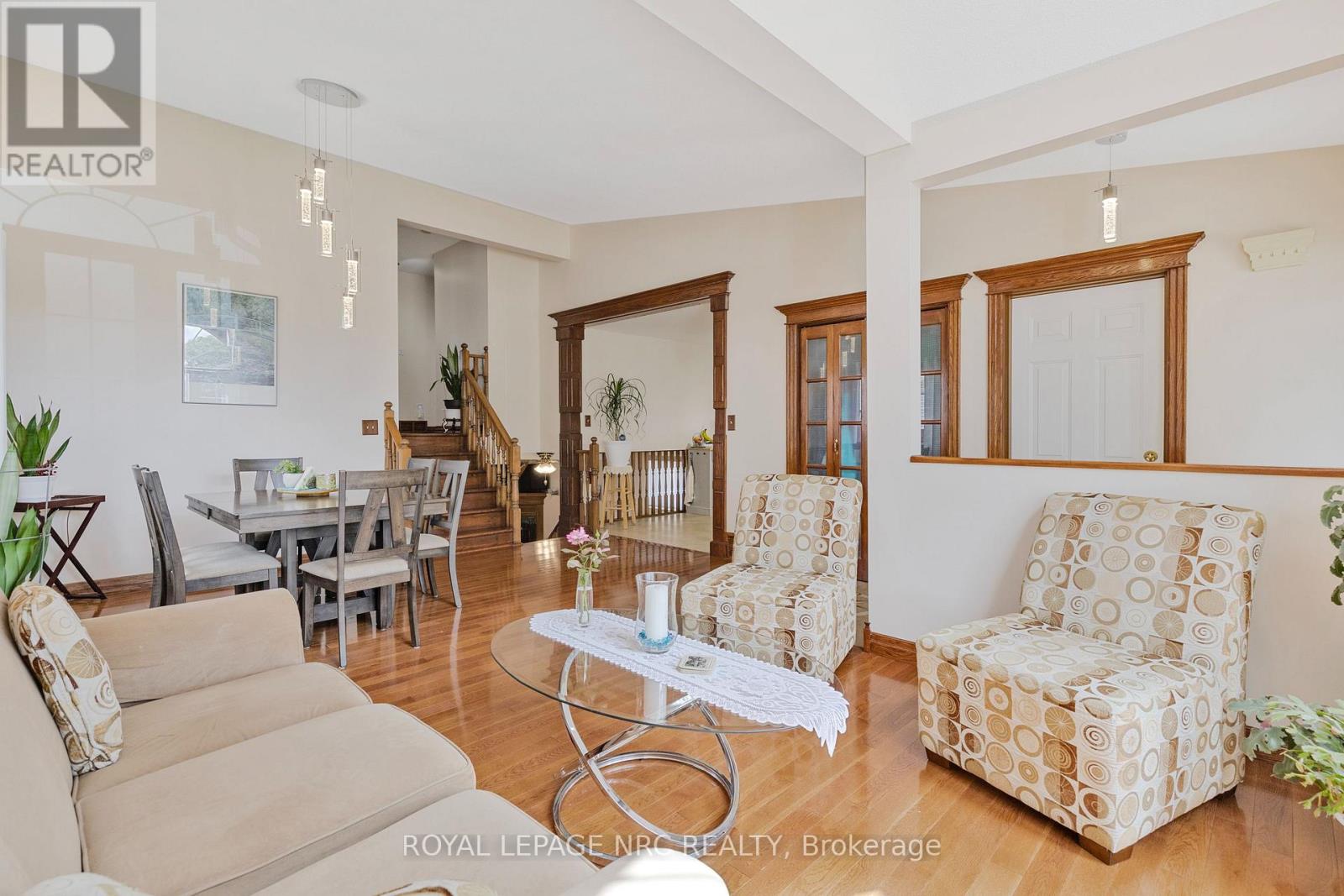 46 Foxhill Crescent, St. Catharines, Ontario  L2S 3V1 - Photo 5 - X12368424