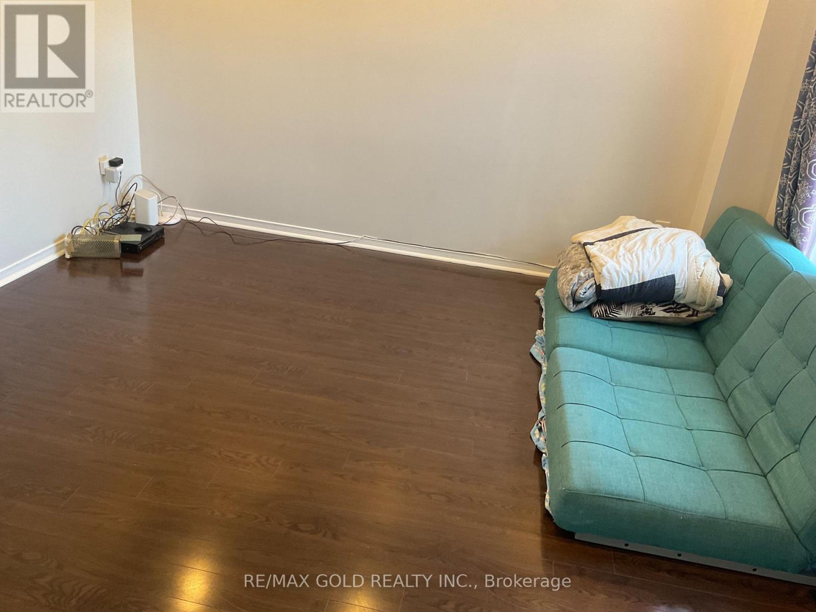 16 Woodsend Run Road, Brampton, Ontario  L6Y 4G8 - Photo 12 - W12496020