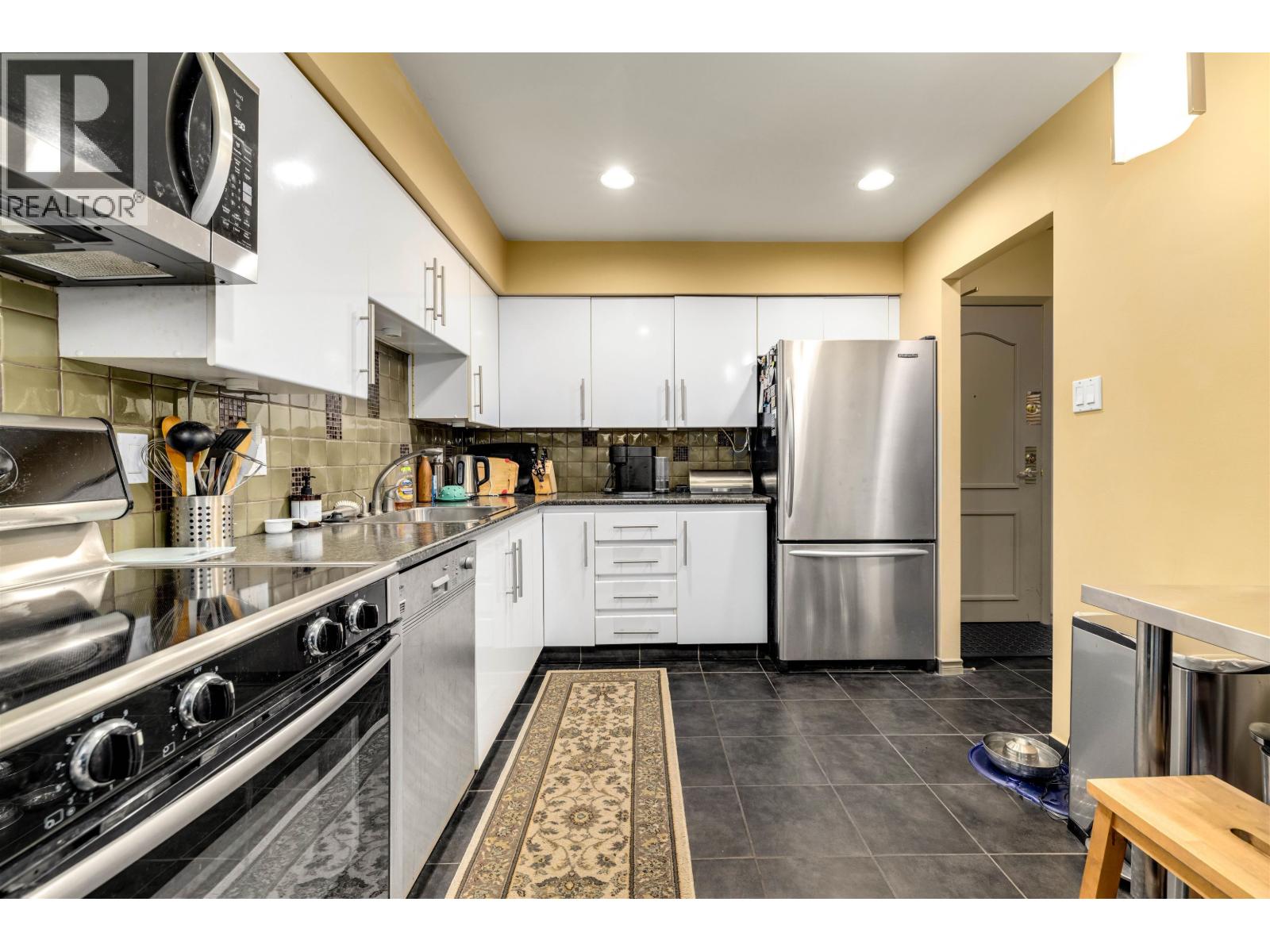 402 6888 Station Hill Drive, Burnaby, British Columbia  V3N 4X5 - Photo 10 - R3062686