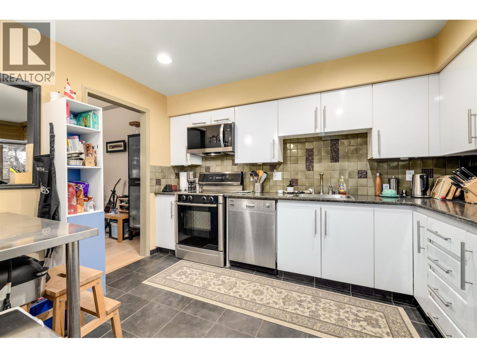 402 6888 Station Hill Drive, Burnaby, British Columbia  V3N 4X5 - Photo 11 - R3062686