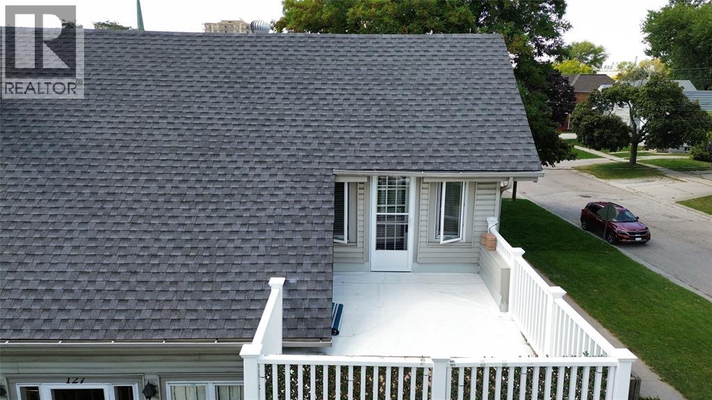 127 Fleming Street, Sarnia, Ontario  N7T 6C2 - Photo 12 - 25027295