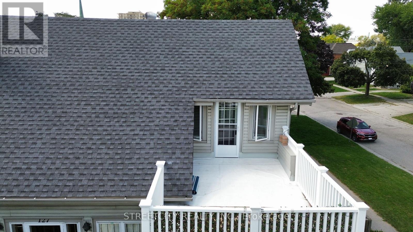 127 Fleming Street, Sarnia, Ontario  N7T 6C2 - Photo 12 - X12501462