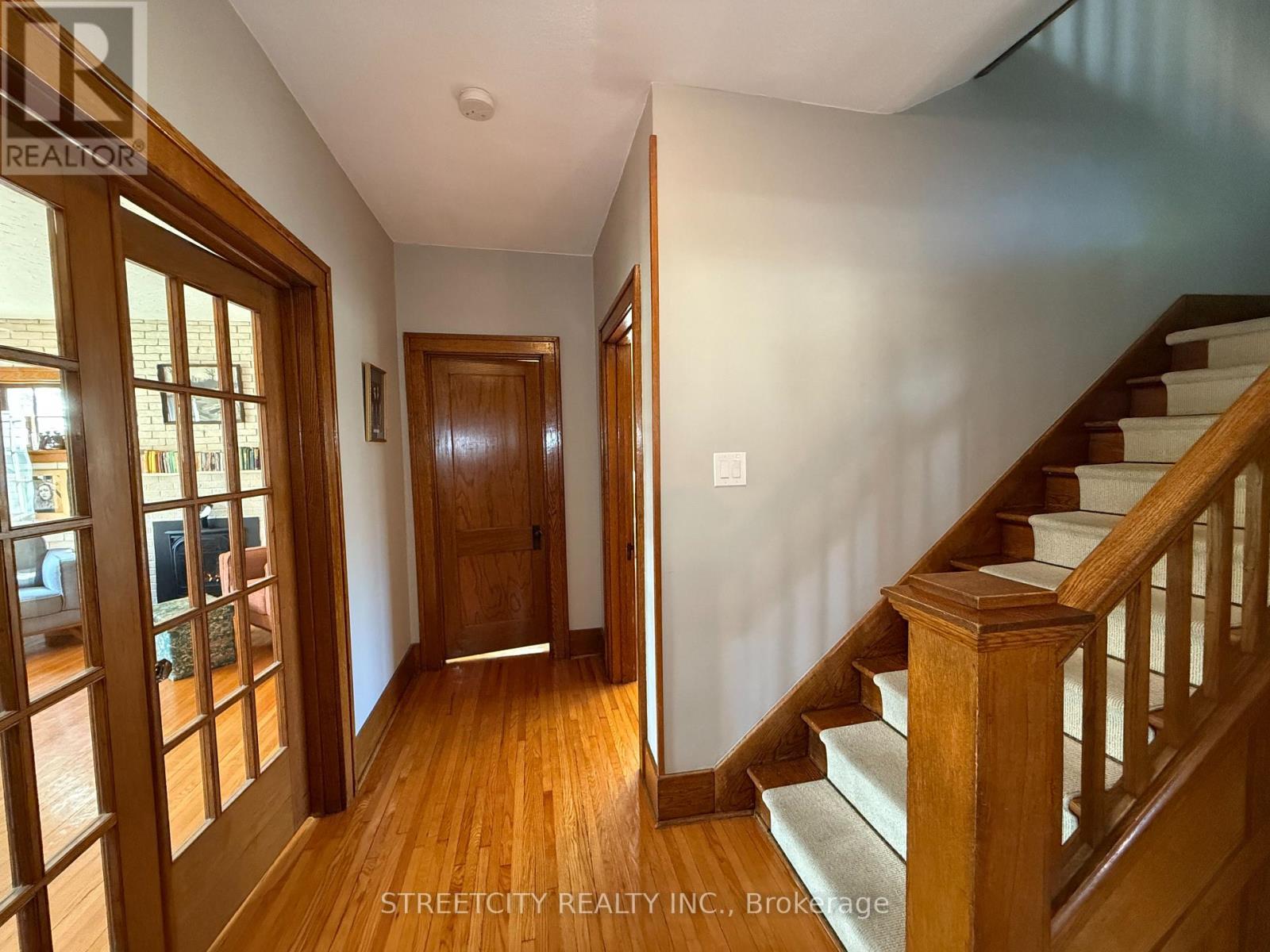 127 Fleming Street, Sarnia, Ontario  N7T 6C2 - Photo 9 - X12501462