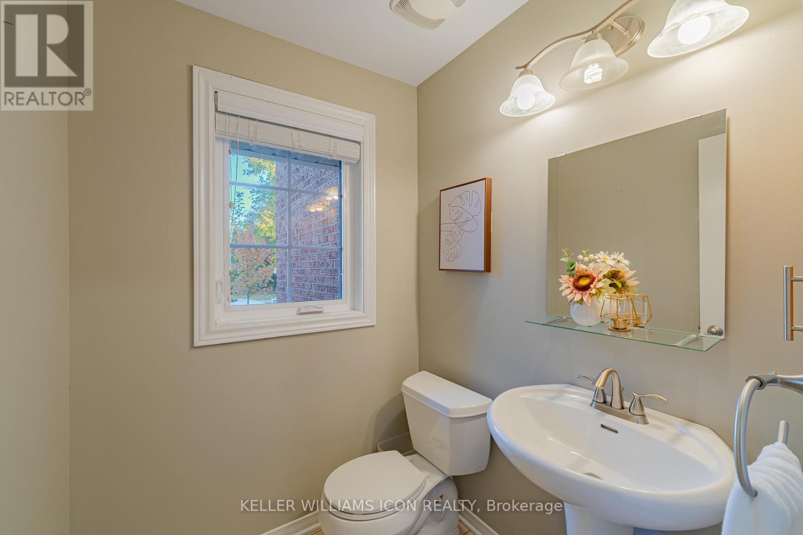 83 Wrenwood Crescent, Ottawa, Ontario  K2G 5V5 - Photo 5 - X12501444