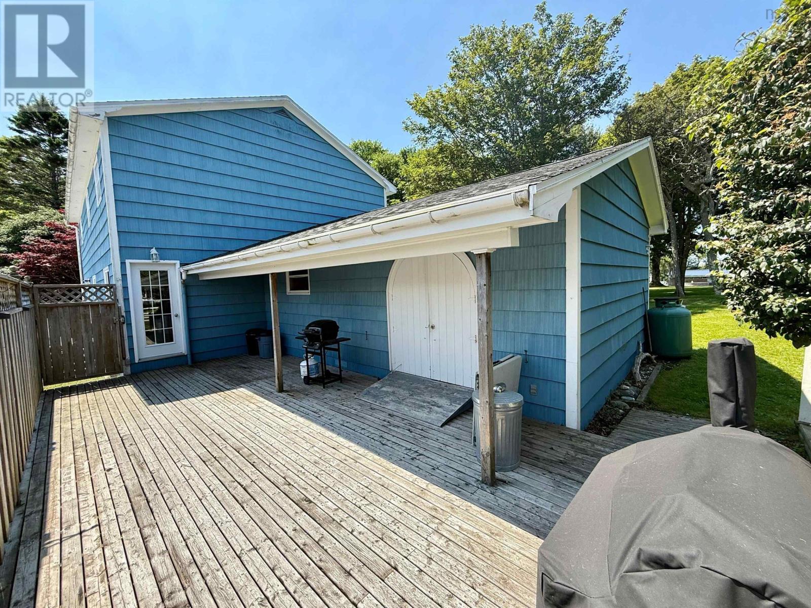 20 Parade Street, Yarmouth, Nova Scotia  B5A 3A4 - Photo 13 - 202519682