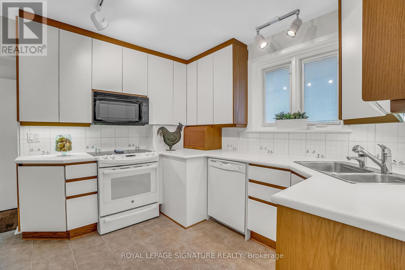 113 Fenside Drive, Toronto, Ontario  M3A 2V7 - Photo 11 - C12501436