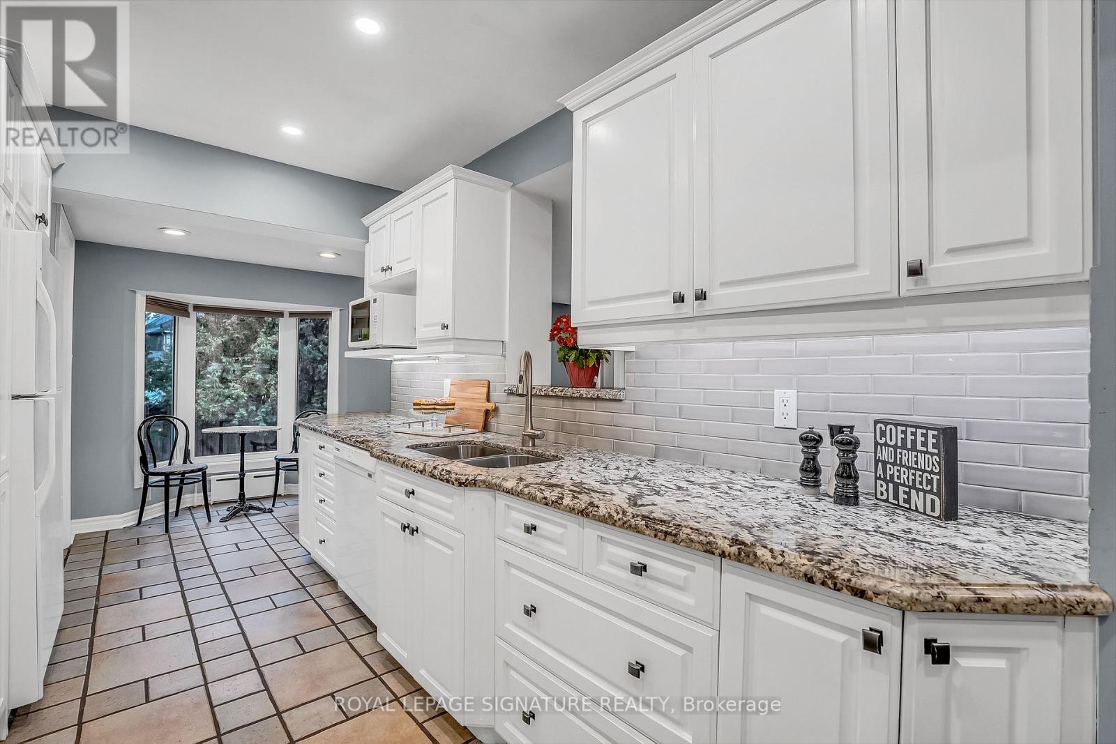 6 Armour Boulevard, Toronto, Ontario  M5M 3C1 - Photo 13 - C12501438