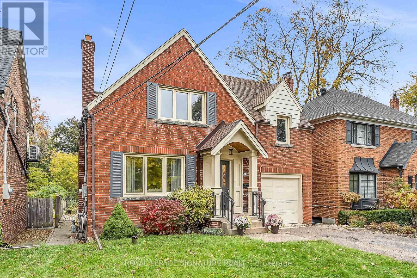 6 Armour Boulevard, Toronto, Ontario  M5M 3C1 - Photo 2 - C12501438