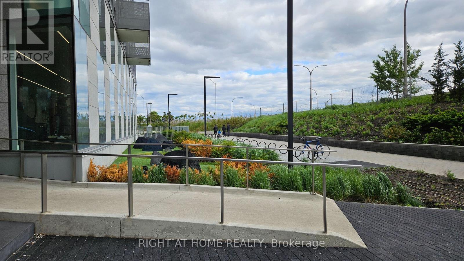 728 - 38 Monte Kwinter Court, Toronto, Ontario  M3H 0E2 - Photo 17 - C12501456