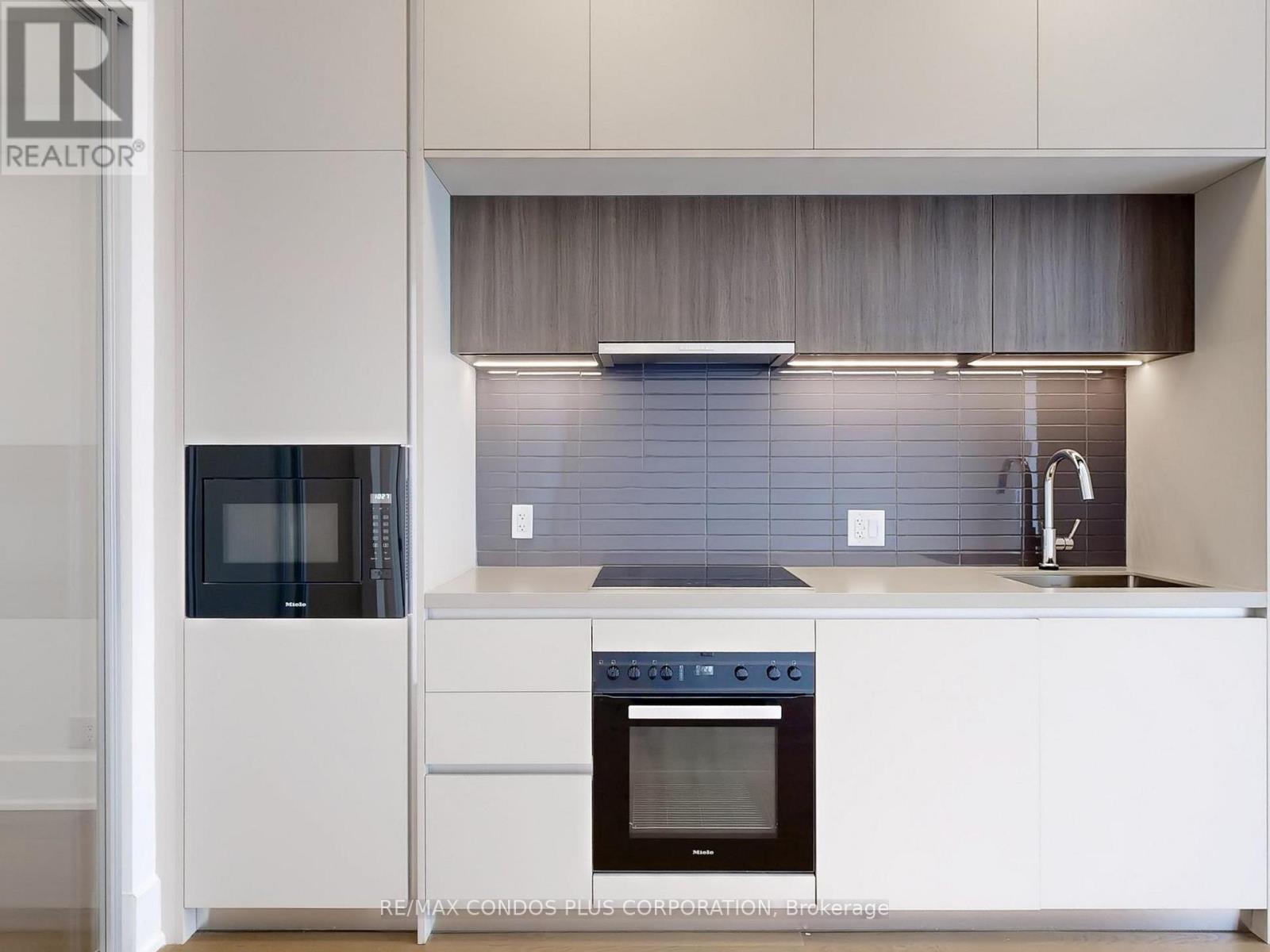 201 - 800 Broadview Avenue, Toronto, Ontario  M4K 2P7 - Photo 13 - E12501428