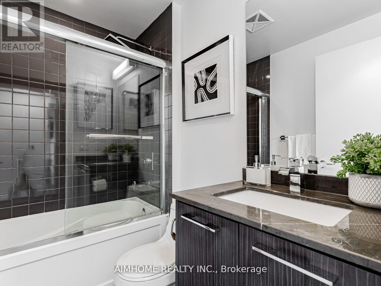 1202 - 9471 Yonge Street, Richmond Hill, Ontario  L4C 1V4 - Photo 14 - N12501404