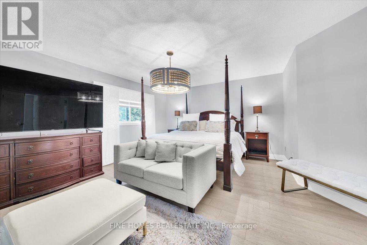 153 Browning Trail, Barrie (Letitia Heights), Ontario  L4N 6R2 - Photo 15 - S12501420