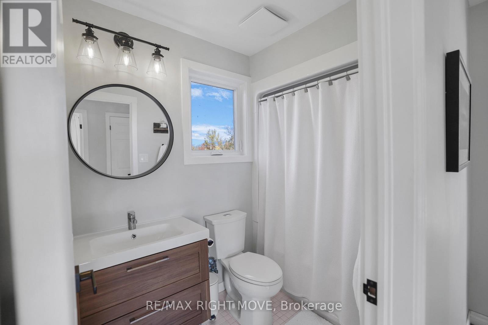 2900 Lakeside Drive, Severn (West Shore), Ontario  L3V 6H3 - Photo 10 - S12501440