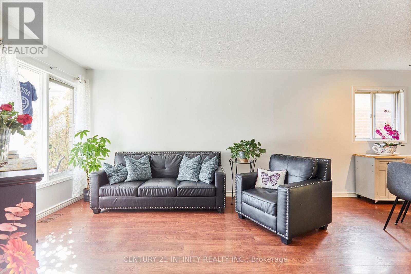 20 Brodie Court, Clarington, Ontario  L1C 4Z2 - Photo 4 - E12501498