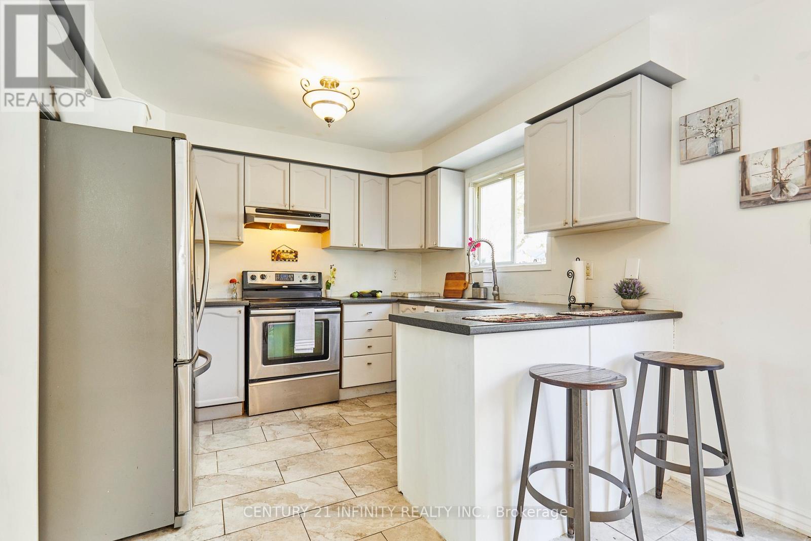 20 Brodie Court, Clarington, Ontario  L1C 4Z2 - Photo 6 - E12501498