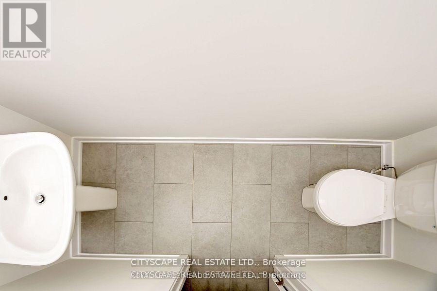 1359 Shevchenko Boulevard, Oakville, Ontario  L6M 5R4 - Photo 14 - W12501390