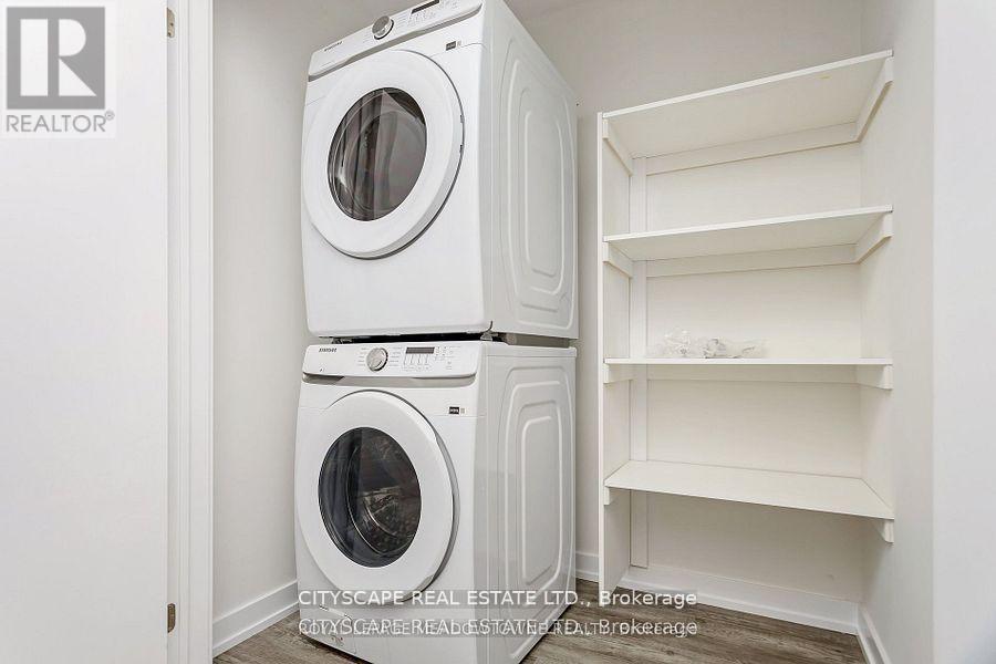 1359 Shevchenko Boulevard, Oakville, Ontario  L6M 5R4 - Photo 18 - W12501390