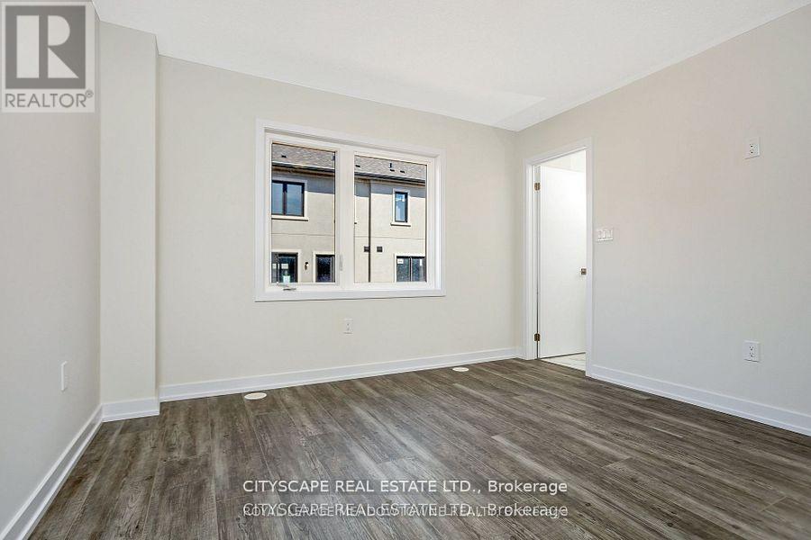 1359 Shevchenko Boulevard, Oakville, Ontario  L6M 5R4 - Photo 3 - W12501390